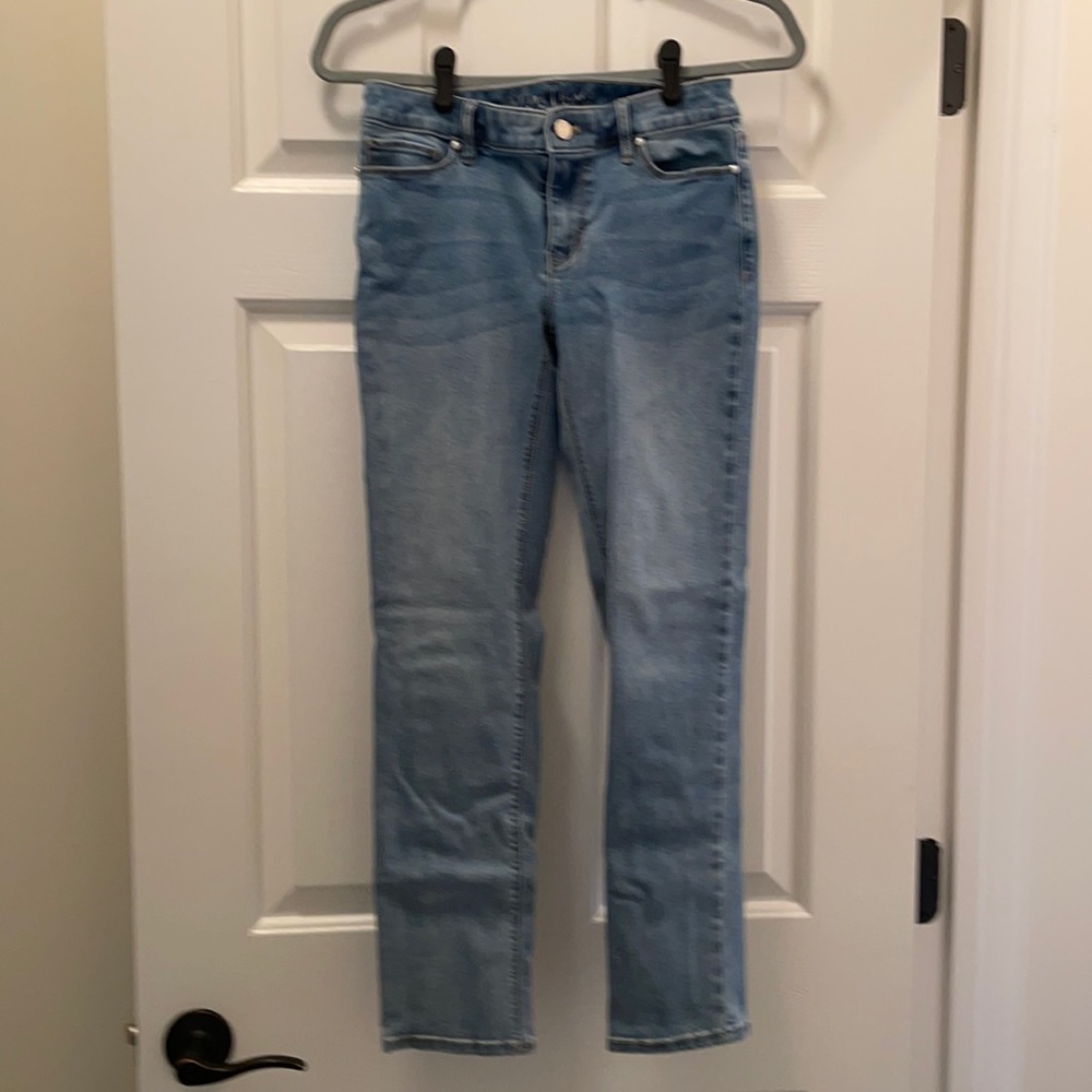 Women’s light wash denim jeans